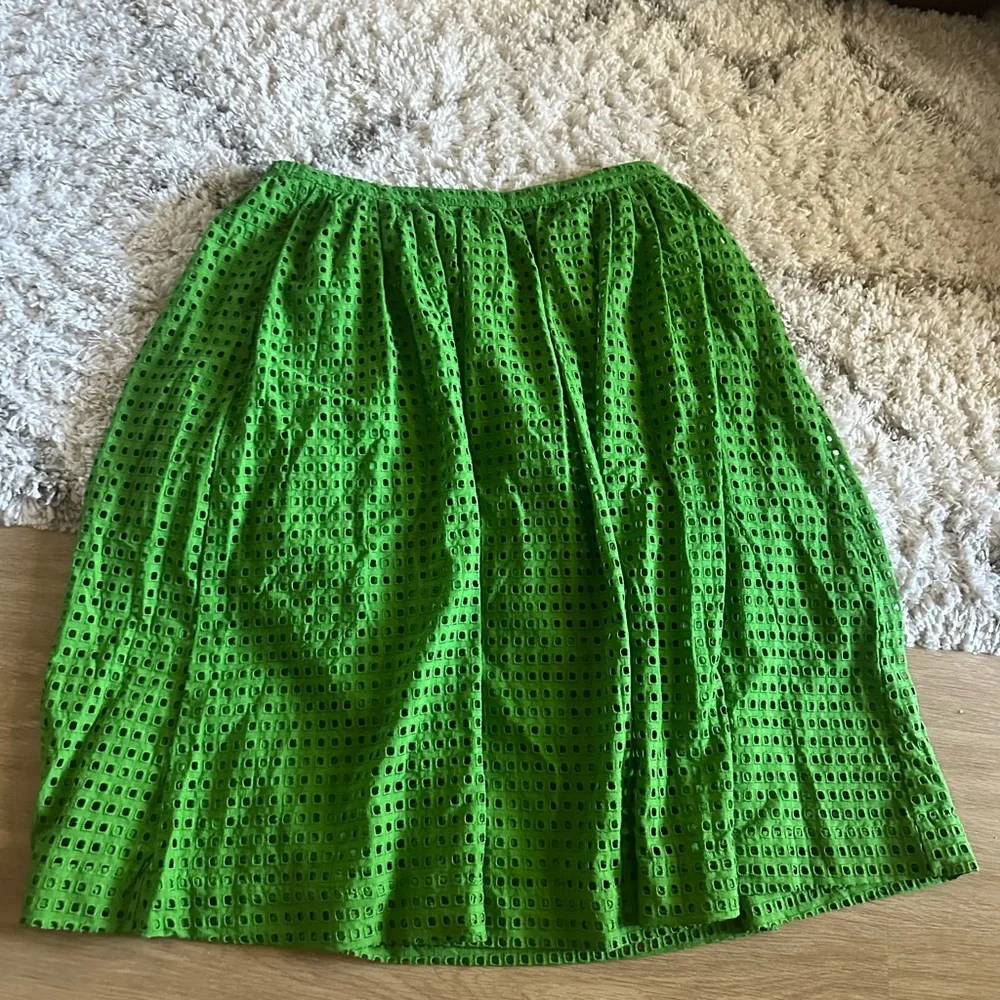 Kate Spade Target Green Eyelet Skirt and Top XL with Charm Necklace New - Picture 5 of 9